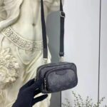 Louis Vuitton LV Men Outdoor Pouch Taigarama Noir Black Coated Canvas Cowhide Leather - Image 7