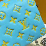 Louis Vuitton LV Women Pochette Coussin Green Monogram Embossed Lambskin – Bild 9