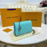 Louis Vuitton LV Women Pochette Coussin Green Monogram Embossed Lambskin – Bild 4