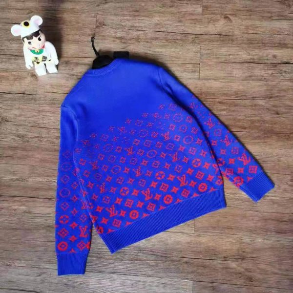 gradient monogram crewneck