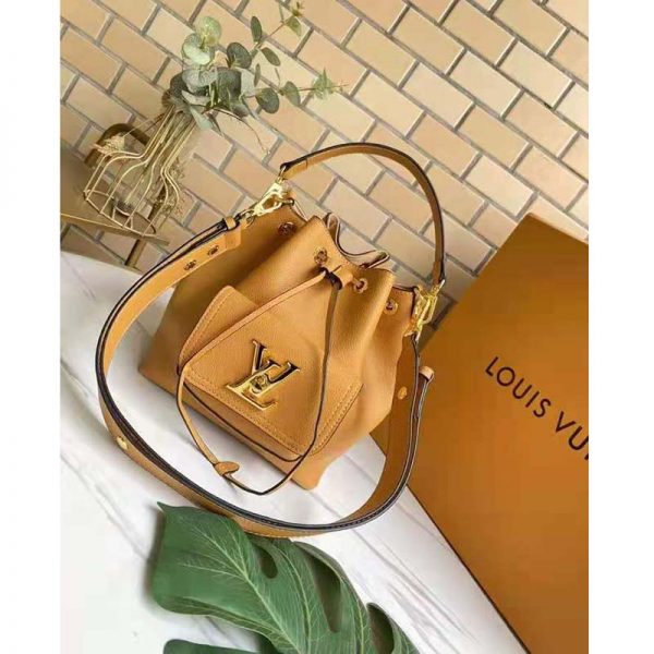 Louis Vuitton Unisex Lockme Bucket Bag Arizona Beige Grained Calf Leather (2)