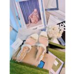 Gucci GG Women Sandal with Chain-Shaped Heel Butter Colored Leather with Off-White - immagine 5