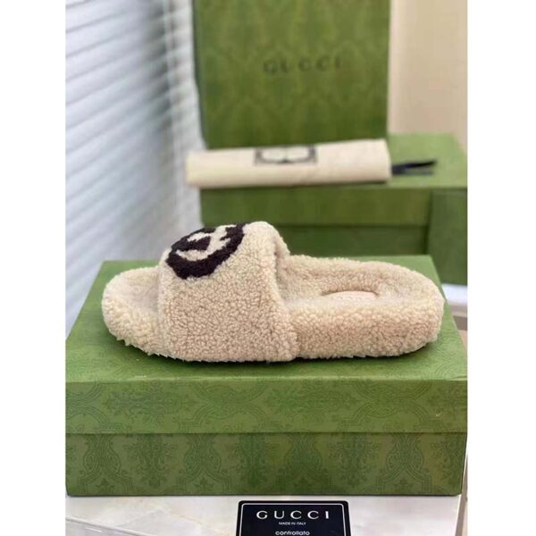 Gucci GG Women Slide Sandal with Interlocking G Light Brown Interlocking G Merino Wool (4)