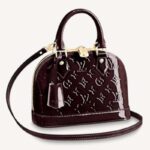 Bolso de mano unisex Alma BB de Louis Vuitton LV con monograma rojo Amarante Vernis en charol grabado en piel de becerro