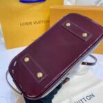 Louis Vuitton LV Unisex Alma BB Handbag Amarante Red Monogram Vernis Embossed Patent Calf Leather - Imagen 6