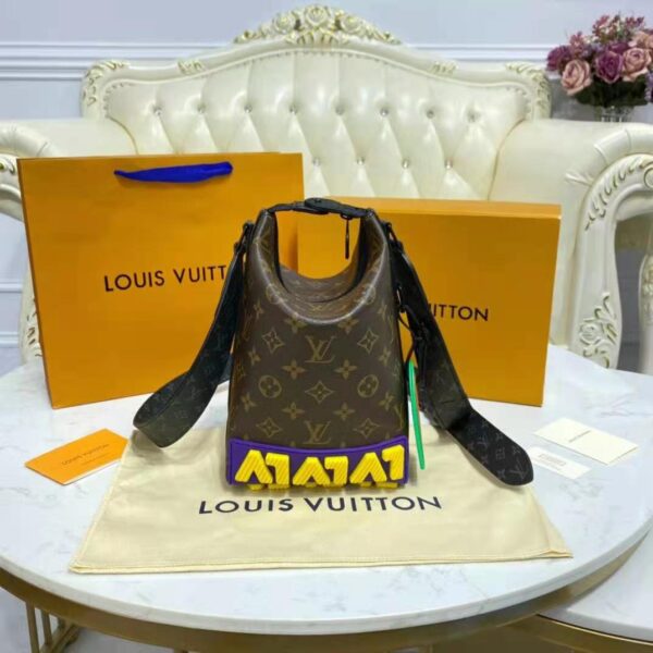 Louis Vuitton LV Unisex Cruiser Messenger Monogram Coated Canvas Cowhide Leather (15)