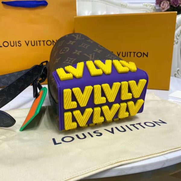 Louis Vuitton LV Unisex Cruiser Messenger Monogram Coated Canvas Cowhide Leather (16)