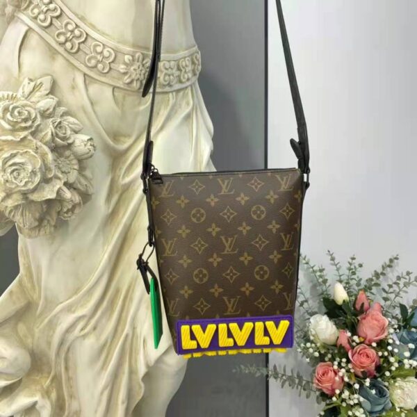 Louis Vuitton LV Unisex Cruiser Messenger Monogram Coated Canvas Cowhide Leather (3)