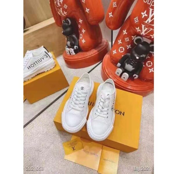 Louis Vuitton LV Unisex LV Squad Sneaker White Canvas and Calf Leather (4)