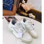 Louis Vuitton LV Unisex LV Trainer Sneaker White Grained Calf Leather Rubber Outsole - immagine 2