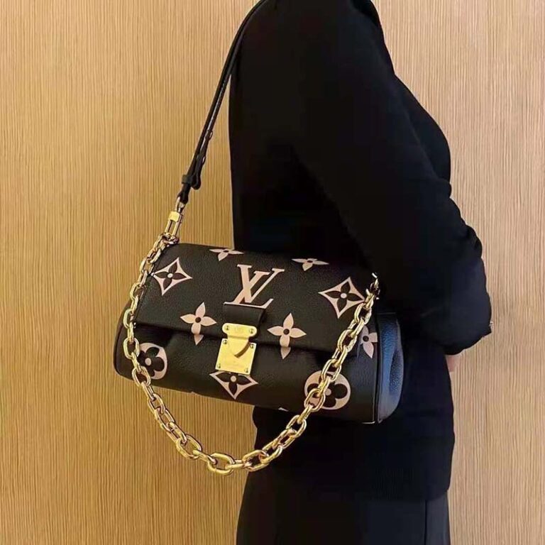 LOUIS VUITTON Monogram Favorite PM 52260