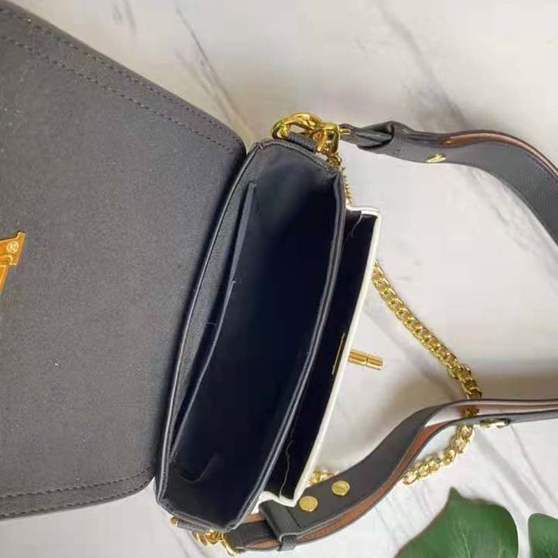 LOUIS VUITTON Lockme Tender Black Calf