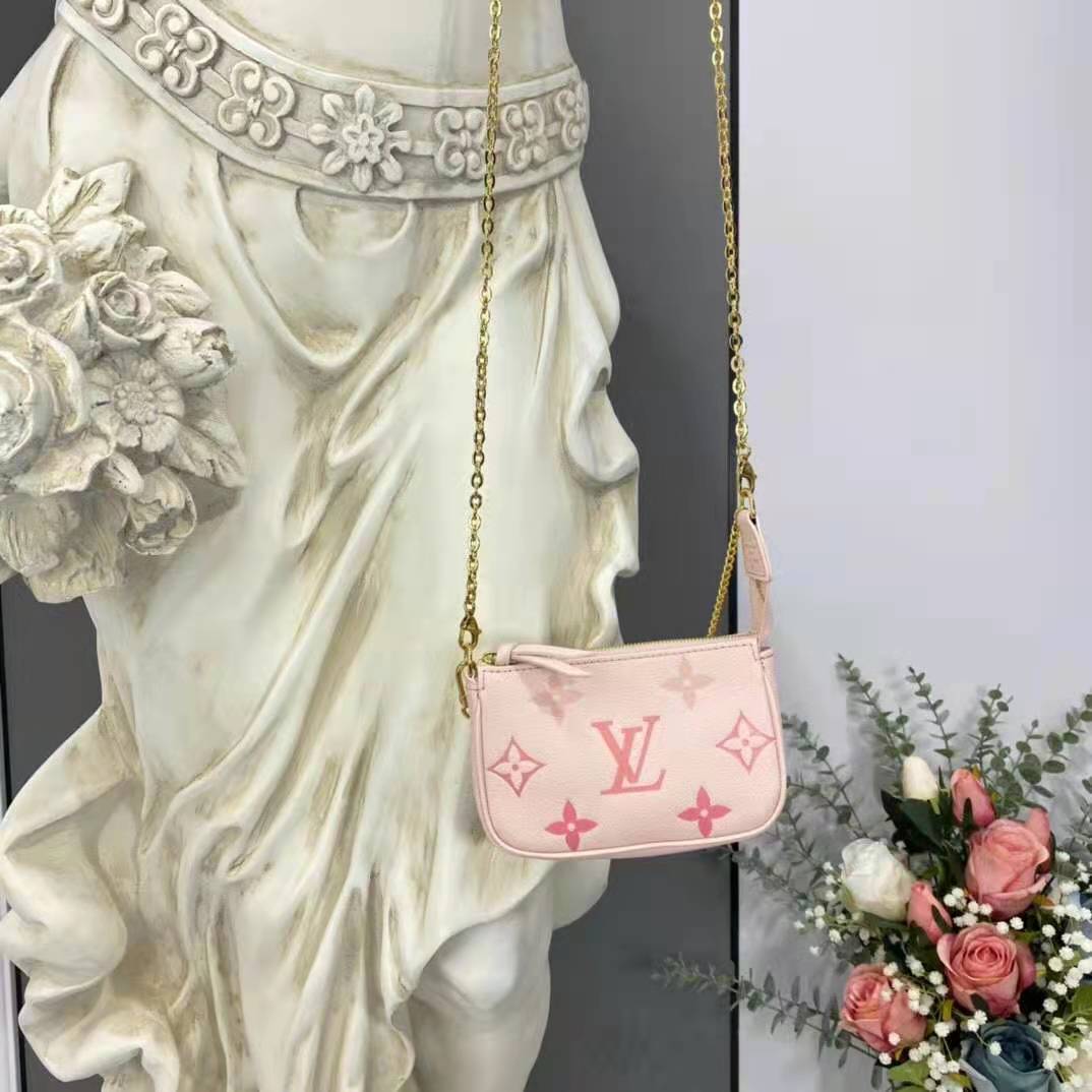 Louis Vuitton Pochette Métis Trianon Pink/Cream in Grained Cowhide