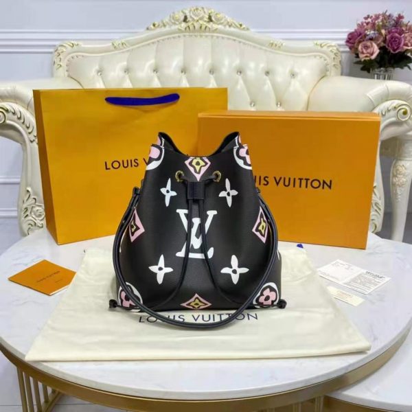 Louis Vuitton LV Women NéoNoé MM Bucket Bag Black Monogram Coated Canvas (10)