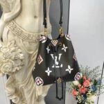Louis Vuitton LV Women NéoNoé MM Bucket Bag Black Monogram Coated Canvas - Image 3