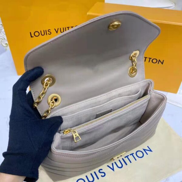 Louis Vuitton LV Women New Wave Chain Bag Handbag Sandy Smooth Cowhide Leather (13)