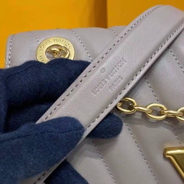 Louis Vuitton LV Women New Wave Chain Bag Handbag Sandy Smooth Cowhide Leather (16)