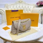 Louis Vuitton LV Women New Wave Chain Bag Handbag Sandy Smooth Cowhide Leather - Bild 6