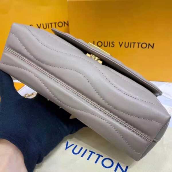 Louis Vuitton LV Women New Wave Chain Bag Handbag Sandy Smooth Cowhide Leather (6)