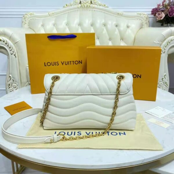 Louis Vuitton LV Women New Wave Chain Bag Handbag White Smooth Cowhide Leather (1)
