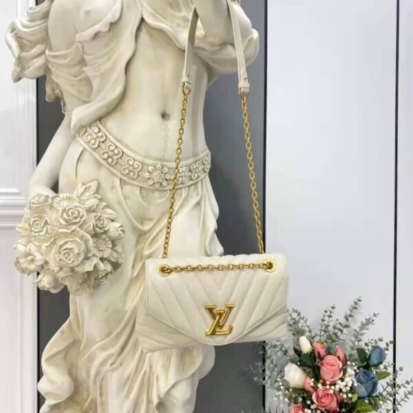 Louis Vuitton LV Women New Wave Chain Bag Handbag White Smooth Cowhide Leather (10)