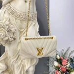 Louis Vuitton LV Women New Wave Chain Bag Handbag White Smooth Cowhide Leather – Image 4