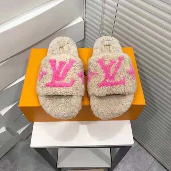 Louis Vuitton LV Women Paseo Flat Comfort Mule Beige Shearling LV Initials Monogram Flowers (3)