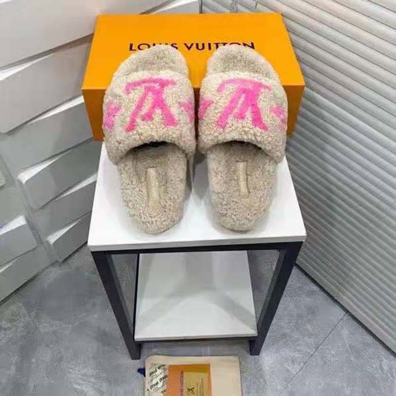 Louis Vuitton Paseo Flat Comfort Mules (Beige/Pink)