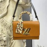 Louis Vuitton LV Women Twist MM Handbag Gold Cipango Epi Grained - immagine 4