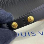 Louis Vuitton LV Women Twist MM Handbag Gold Cipango Epi Grained - immagine 13