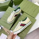 Gucci GG Unisex Gucci Tennis 1977 Sneaker Butter Cotton Green and Red Web - Imagen 5