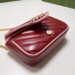 Gucci Unisex GG Marmont Super Mini Bag Dark Red Diagonal Matelassé Leather – Bild 4