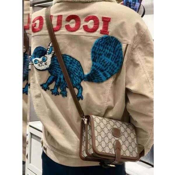 Gucci Unisex Shoulder Bag with Interlocking G Beige and Ebony GG Supreme Canvas (4)