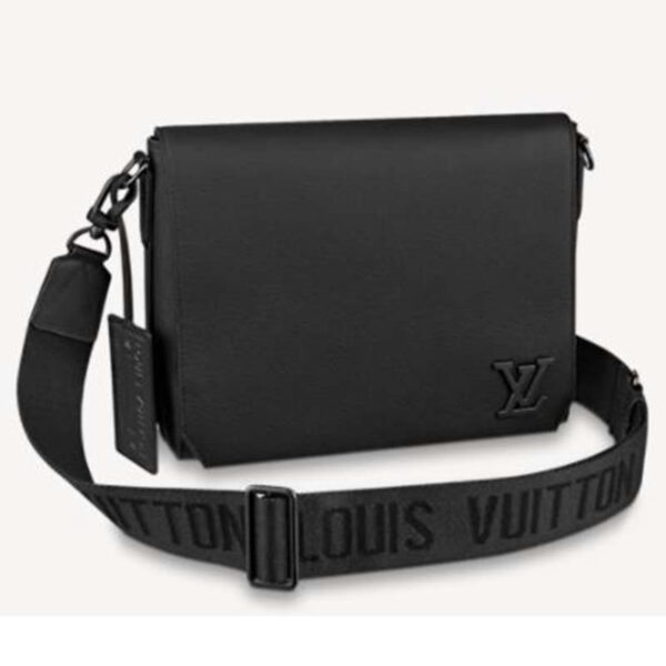 Louis Vuitton LV Unisex Aerogram Messenger Black Grained Calf Cowhide Leather