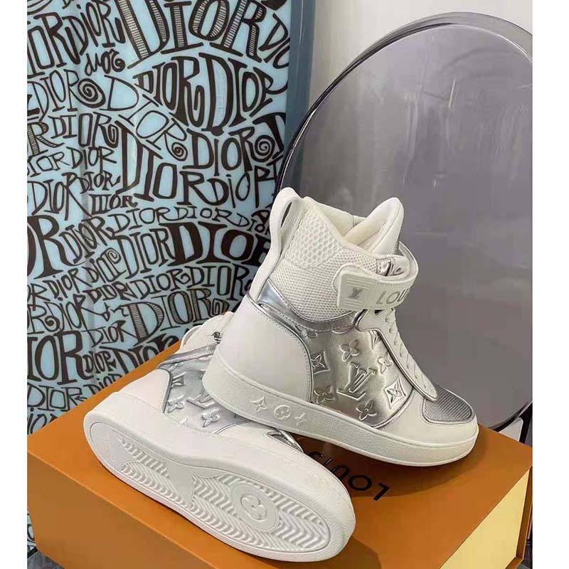 Louis Vuitton Boombox Sneaker Boot Patent Monogram Material Black/White For  Women LV - Elite Outfits in 2023