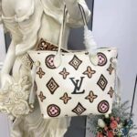 Louis Vuitton LV Women Neverfull MM Tote Cream Monogram Coated Canvas - immagine 2
