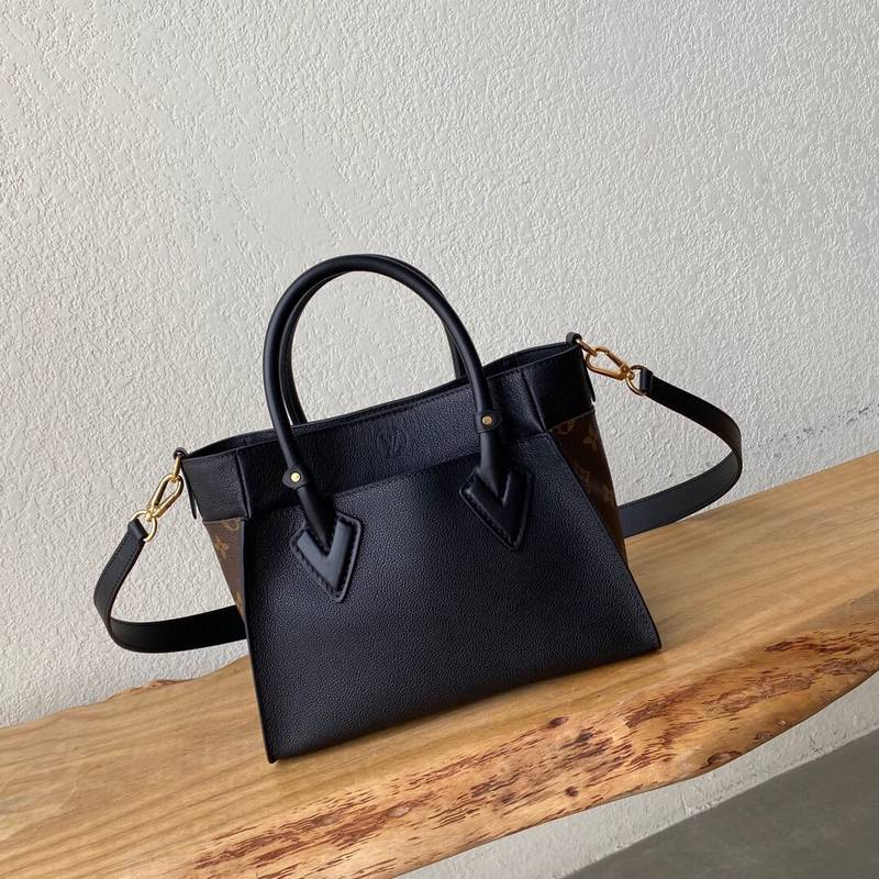 Louis Vuitton LV On My side PM tote Black Leather ref.278493 - Joli Closet