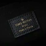 Louis Vuitton Unisex Daily Pouch Monogram Coated Canvas and Cowhide Leather - Imagen 10