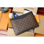 Louis Vuitton Unisex Daily Pouch Monogram Coated Canvas and Cowhide Leather - Imagen 4