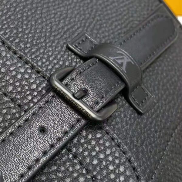 Louis Vuitton LV Unisex Christopher Messenger Black Taurillon Cowhide Leather (4)