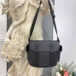 Louis Vuitton LV Unisex Christopher Messenger Black Taurillon Cowhide Leather - Image 2