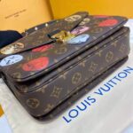 Louis Vuitton LV Unisex Pochette Metis Monogram Cameo Printed Canvas Cowhide Leather – Image 8