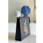 Louis Vuitton LV Unisex Pochette Voyage MM Monogram Eclipse Coated Canvas – Bild 4