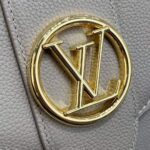 Louis Vuitton LV Women LV Pont 9 Soft MM Gris Taupe Summer Gold Grained Calfskin - Imagen 13