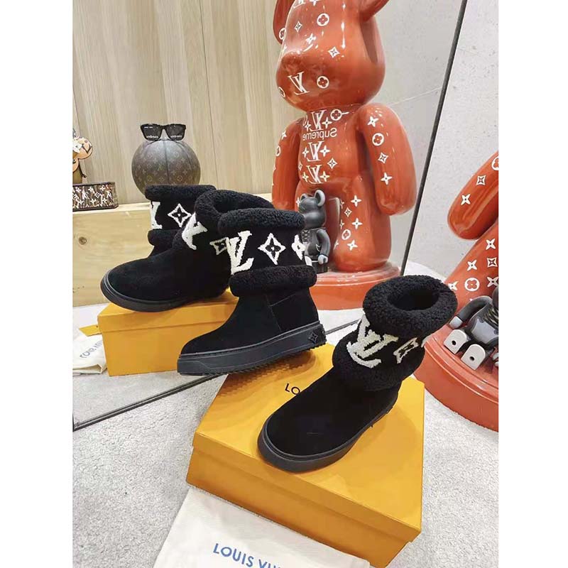 Louis Vuitton Shearling Snowdrop Flat Ankle Boots Black 2020  Black flat  ankle boots, Black ankle boots, Ankle boots flat