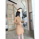 Gucci Women GG Linen Canvas Kaftan Beige Ebony Leather Toggle Chain – Bild 10