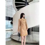 Gucci Women GG Linen Canvas Kaftan Beige Ebony Leather Toggle Chain – Bild 11