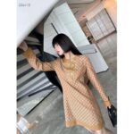 Gucci Women GG Linen Canvas Kaftan Beige Ebony Leather Toggle Chain – Bild 13