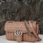 Gucci Women GG Marmont Mini Shoulder Bag Beige Double G Matelassé – Bild 4
