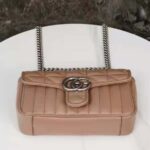 Gucci Women GG Marmont Mini Shoulder Bag Beige Double G Matelassé – Bild 5